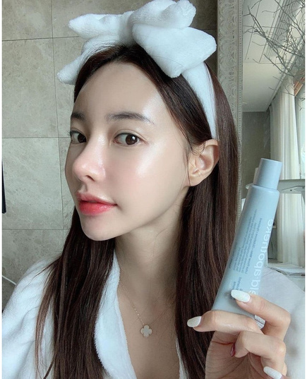 Hình Ảnh Feld Apotheke BrightG Hautaktivierend Tagescreme SPF50+ PA+++ - Kem Dưỡng Nâng Tông Da 3in1, 5 hình ảnh - sieuthilamdep.com