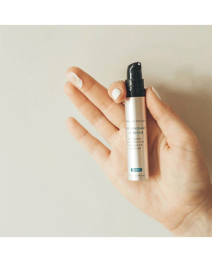 Hình Ảnh SkinCeuticals Antioxidant Lip Repair - Son Dưỡng Môi, 2 hình ảnh - sieuthilamdep.com Hình Ảnh SkinCeuticals Antioxidant Lip Repair - Son Dưỡng Môi, 2 hình ảnh - sieuthilamdep.com