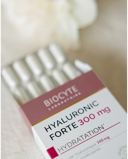 Hình Ảnh Hyaluronic Acid Biocyte Hyaluronic Forte 300mg - Viên Uống Bổ Sung Hyaluronic Acid (2 Vỉ x 15 Viên), Tùy Chọn: 2 Vỉ x 15 Viên, 2 hình ảnh - sieuthilamdep.com Hình Ảnh Hyaluronic Acid Biocyte Hyaluronic Forte 300mg - Viên Uống Bổ Sung Hyaluronic Acid (2 Vỉ x 15 Viên), Tùy Chọn: 2 Vỉ x 15 Viên, 2 hình ảnh - sieuthilamdep.com