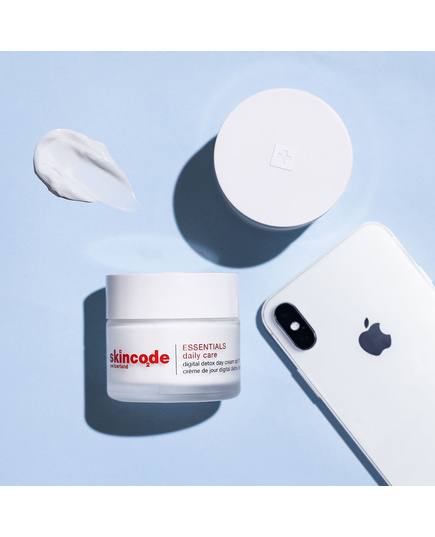 Hình Ảnh Skincode Essentials Digital Detox Day Cream SPF15 - Kem Dưỡng Chống Nắng Ban Ngày, 2 hình ảnh - sieuthilamdep.com