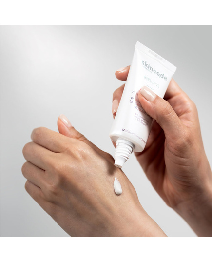 Hình Ảnh Skincode Exclusive Cellular Protect & Perfect Tinted Moisturizer SPF15 - Kem Dưỡng Có Màu Bảo Vệ Và Cấp Ẩm Da, 2 hình ảnh - sieuthilamdep.com