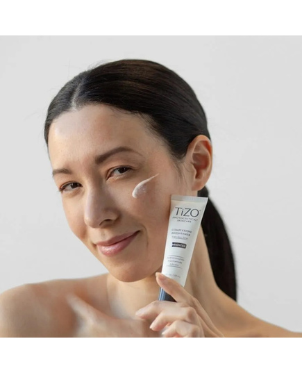Hình Ảnh TiZO Photoceutical Skincare Complexion Brightener - Tinh Chất Dưỡng Trắng Da, 3 hình ảnh - sieuthilamdep.com